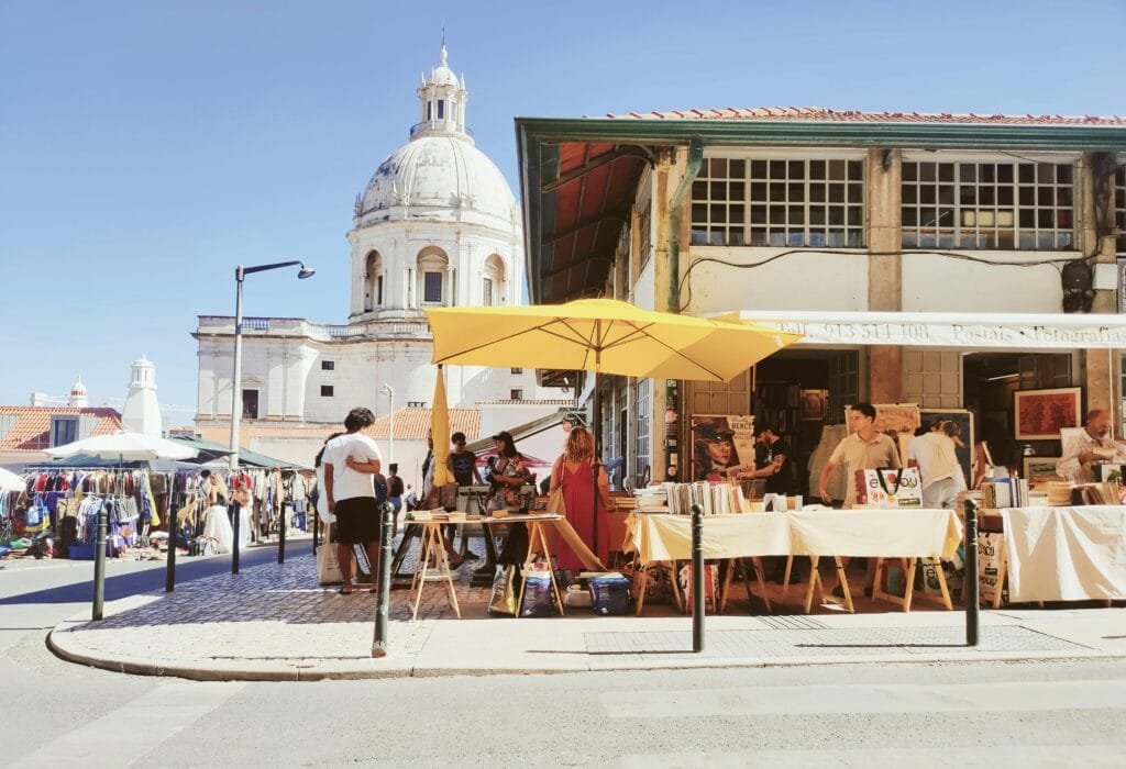 Feira da Ladra vlooienmarkt Lissabon