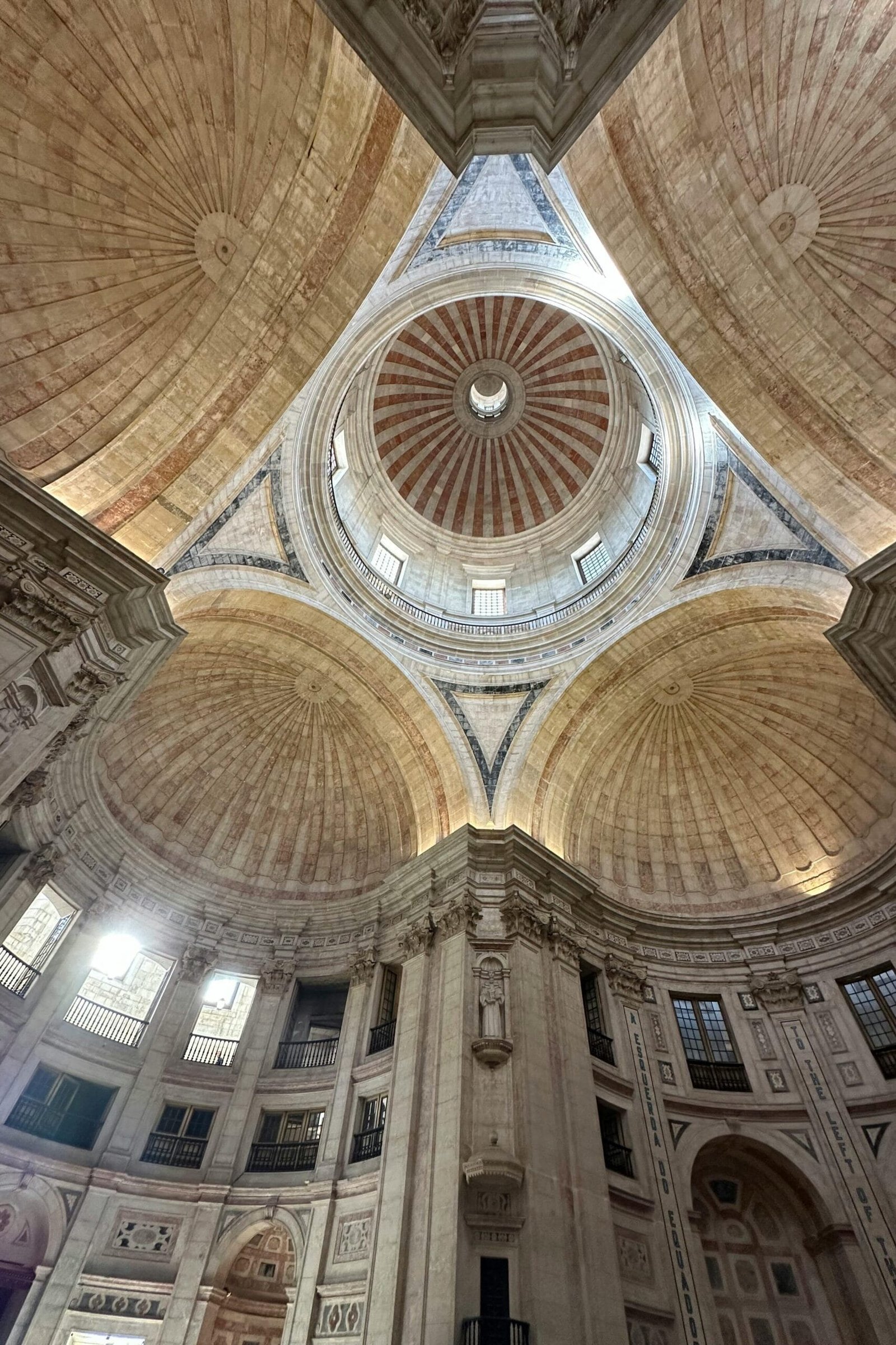Hoe ziet het Nationaal Pantheon eruit